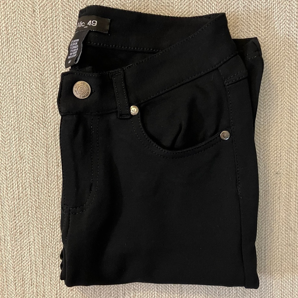 Women’s size medium black 5 pocket legging/jegging